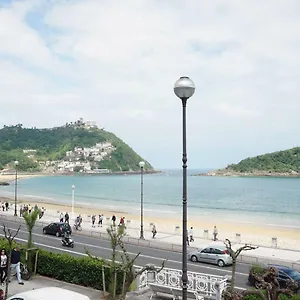 https://breathtaking-views-from-terrace-in-luxury-san-sebastian.basquecountryhotels.org